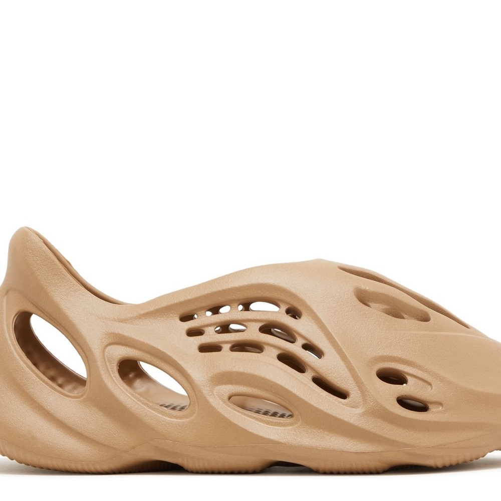 Yeezy foam runner ‘Clay Taupe’ M6/W7.5 brand new